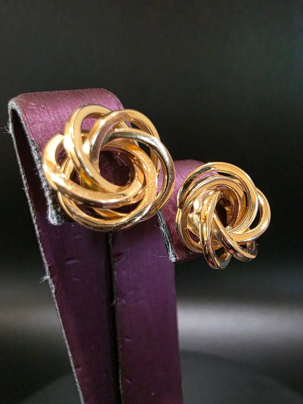 Stunning MCM Vintage 14K Yellow Gold Love Knot Stud Earrings 3.3g 14-15mm